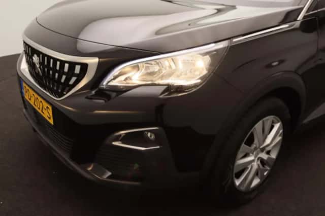 Peugeot 3008 (2017) thumbnail 16