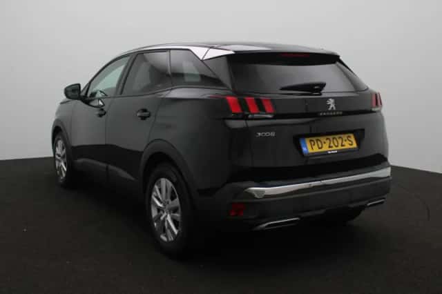 Peugeot 3008 (2017) thumbnail 3