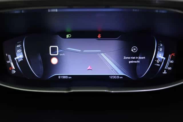 Peugeot 3008 (2017) thumbnail 9