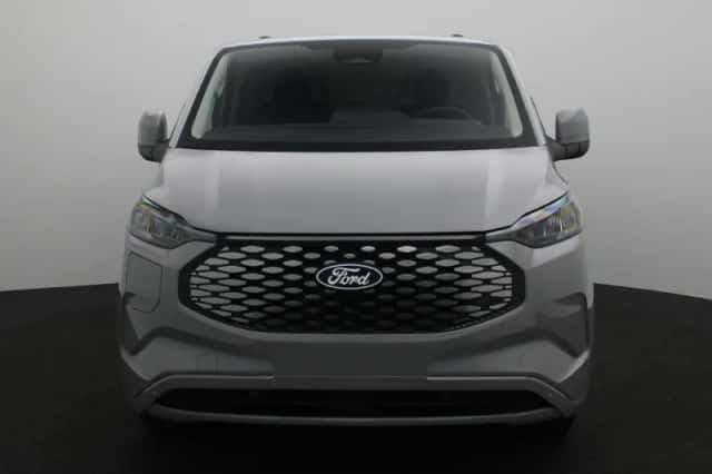 Ford E-Transit (2025) thumbnail 3