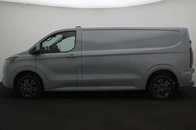 Ford E-Transit (2025) thumbnail 4