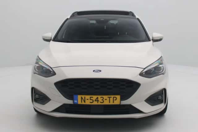 Ford Focus (2022) thumbnail 4