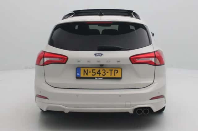 Ford Focus (2022) thumbnail 6