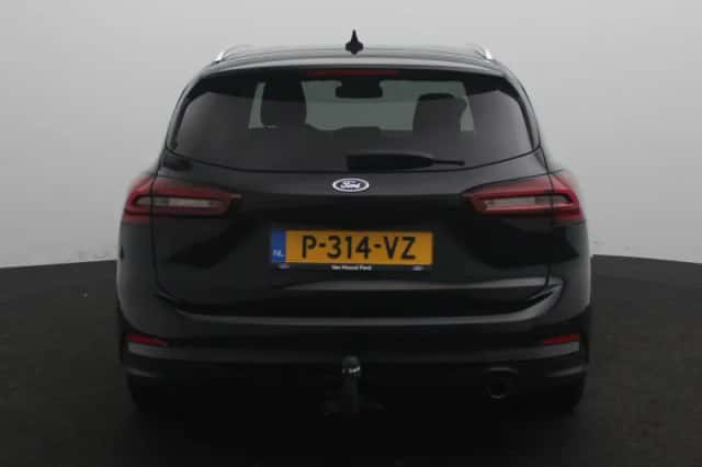 Ford Focus (2022) thumbnail 6