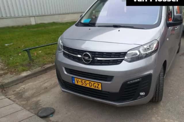 Opel Vivaro (2024) thumbnail 1