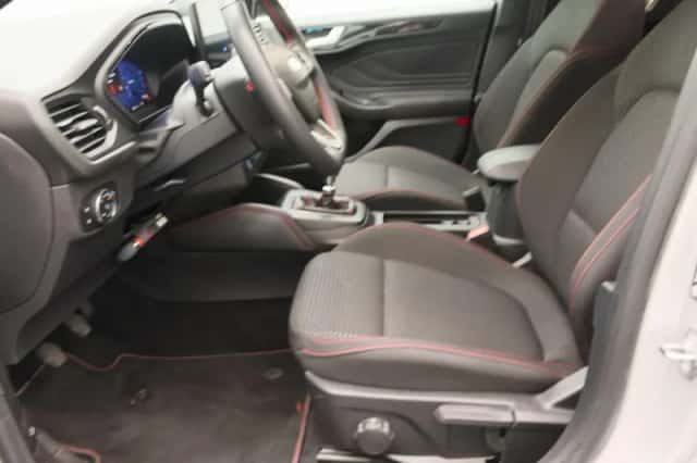 Ford Focus (2022) thumbnail 13