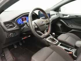 Ford Focus (2022) thumbnail 23