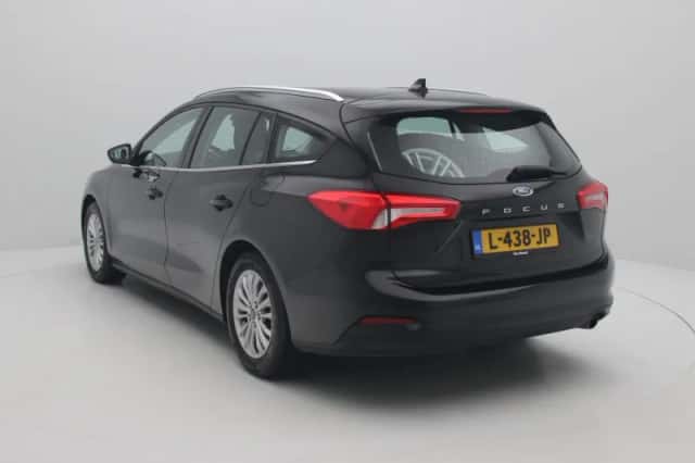 Ford Focus (2020) thumbnail 3