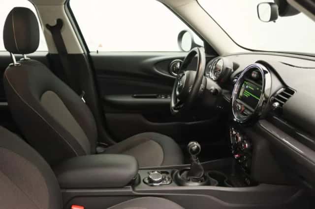 MINI Clubman (2016) thumbnail 24