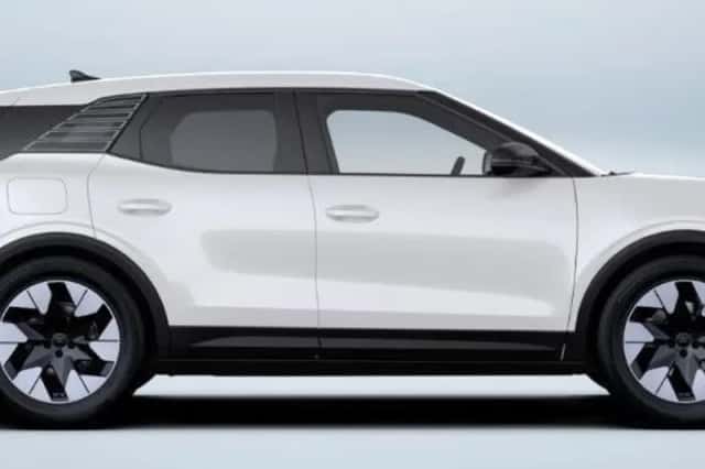 Ford Explorer (2024) thumbnail 2