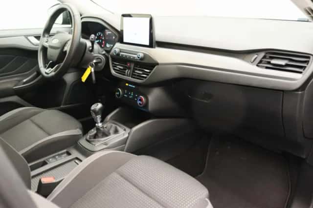 Ford Focus (2023) thumbnail 23