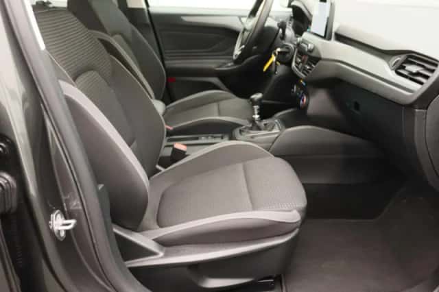 Ford Focus (2023) thumbnail 24