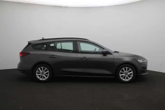 Ford Focus (2023) thumbnail 7