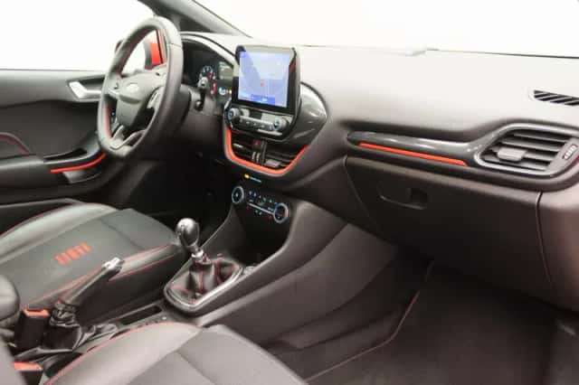 Ford Fiesta (2018) thumbnail 23