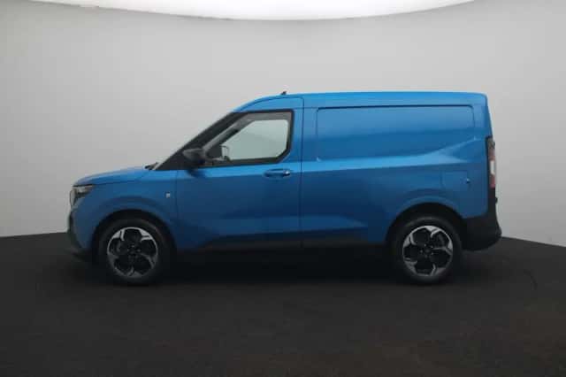 Ford E-Transit (2026) thumbnail 4
