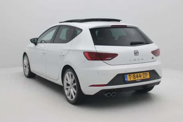 SEAT Leon (2019) thumbnail 2