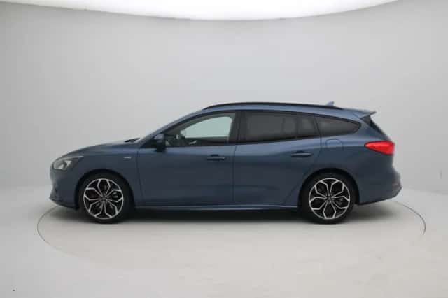 Ford Focus (2021) thumbnail 4