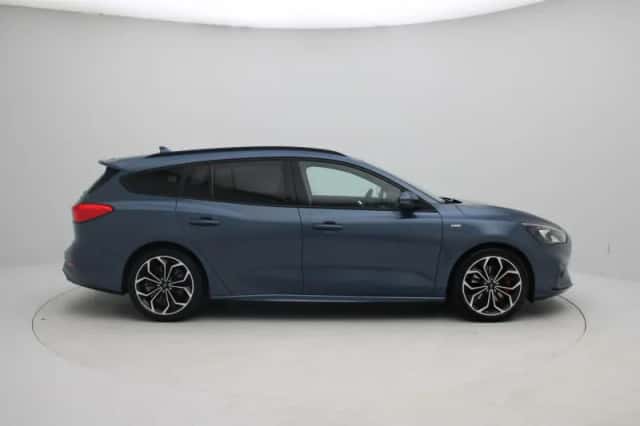 Ford Focus (2021) thumbnail 6