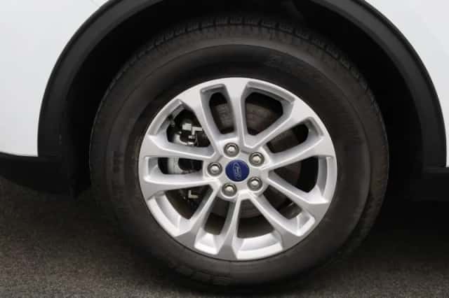 Ford Kuga (2023) thumbnail 13