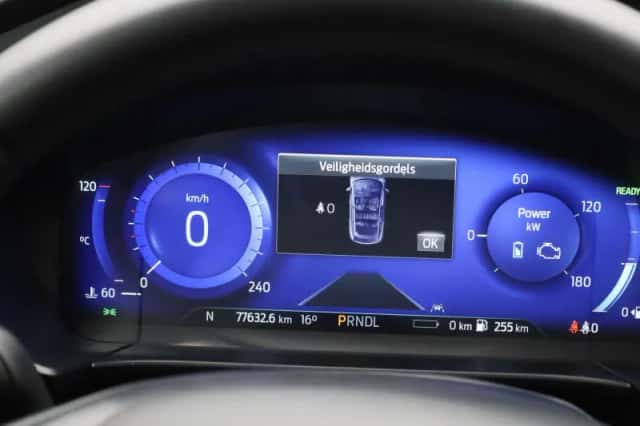 Ford Kuga (2023) thumbnail 9