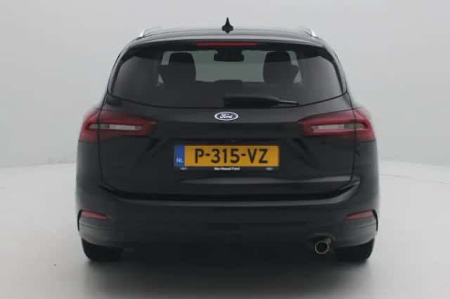 Ford Focus (2022) thumbnail 6