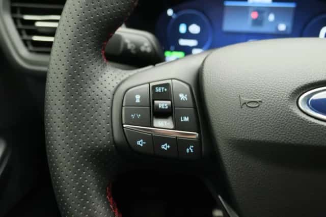 Ford Kuga (2025) thumbnail 17