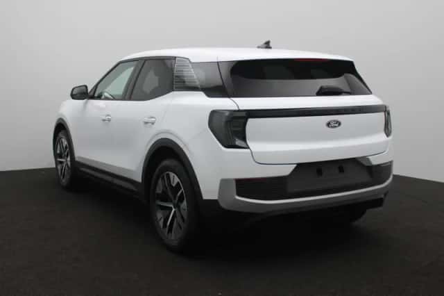 Ford Explorer (2026) thumbnail 2