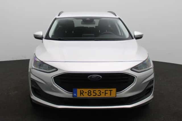 Ford Focus (2022) thumbnail 4