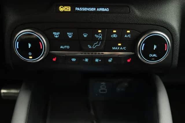 Ford Kuga (2023) thumbnail 11