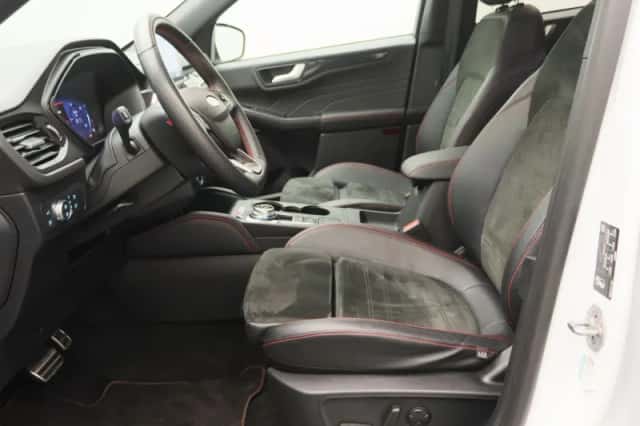 Ford Kuga (2023) thumbnail 14