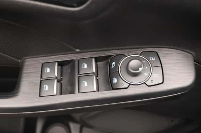 Ford Kuga (2023) thumbnail 25
