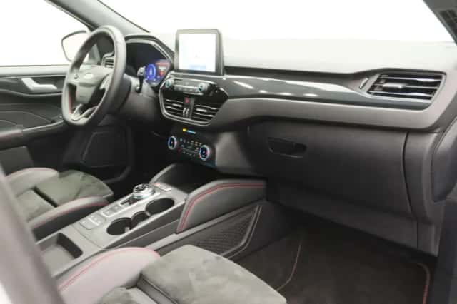 Ford Kuga (2023) thumbnail 27