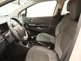 Renault Captur (2016) thumbnail 11
