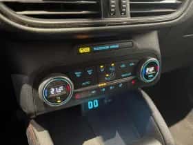 Ford Kuga (2022) thumbnail 23