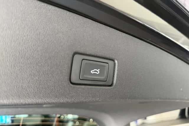 Audi Q4 e-tron (2023) thumbnail 6