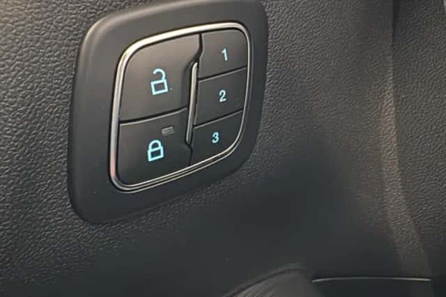 Ford Kuga (2025) thumbnail 25