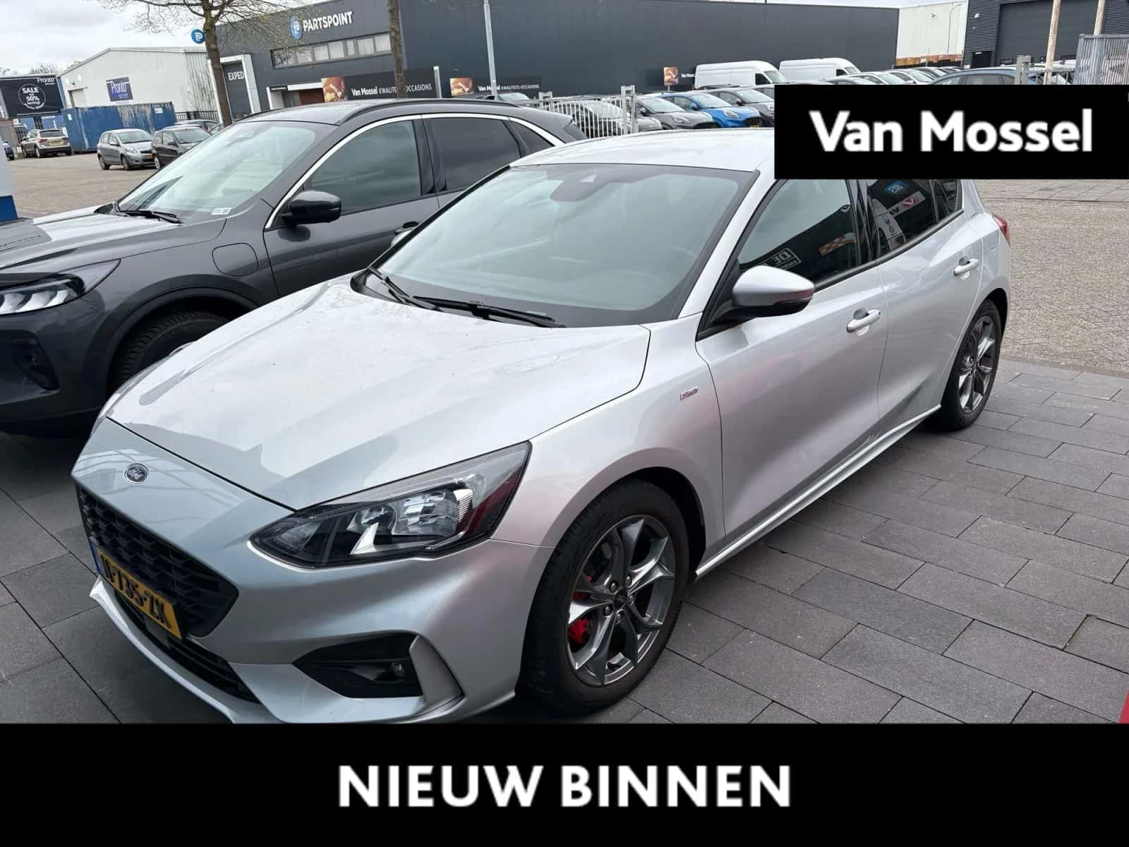 Ford Focus (2022) — foto 1