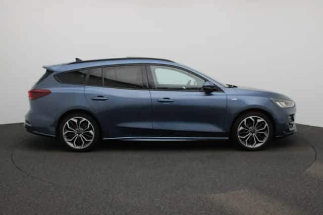 Ford Focus (2023) thumbnail 6