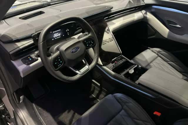 Ford Explorer (2026) thumbnail 5