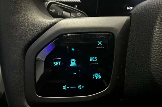 Ford Explorer (2026) thumbnail 8