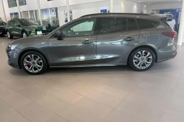 Ford Focus (2024) thumbnail 2