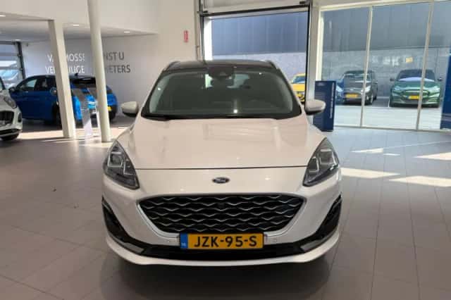 Ford Kuga (2022) thumbnail 2