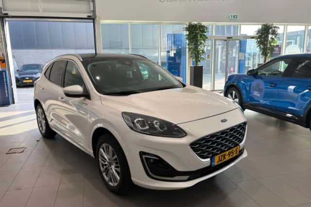 Ford Kuga (2022) thumbnail 3