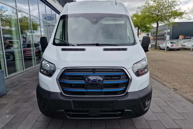 Ford E-Transit (2026) thumbnail 2