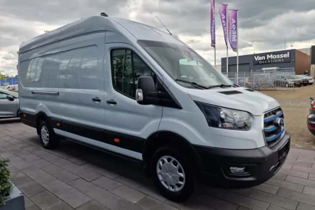 Ford E-Transit (2026) thumbnail 3