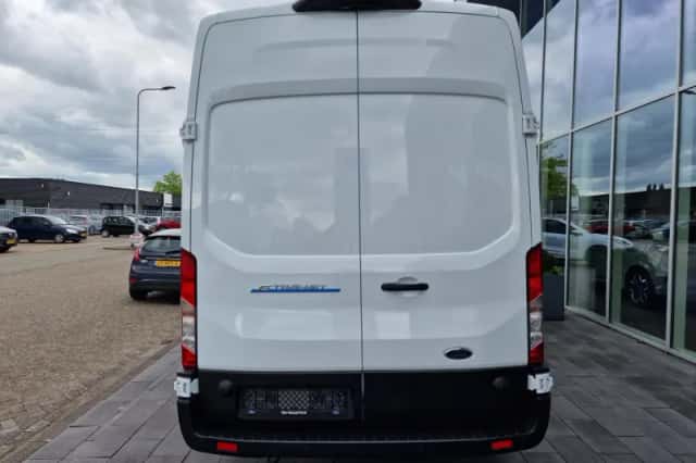 Ford E-Transit (2026) thumbnail 5