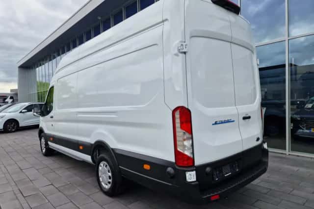 Ford E-Transit (2026) thumbnail 6