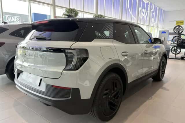 Ford Explorer (2026) thumbnail 5