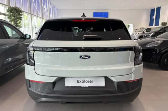Ford Explorer (2026) thumbnail 6