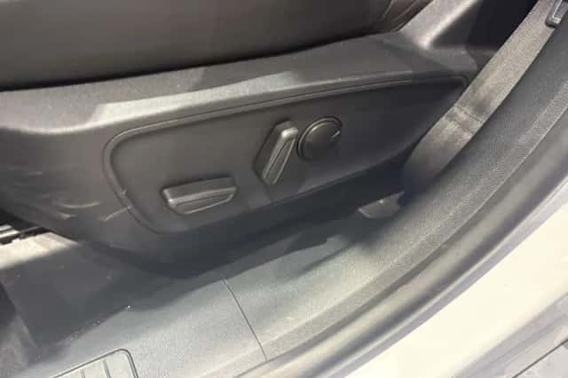 Ford Kuga (2021) thumbnail 21